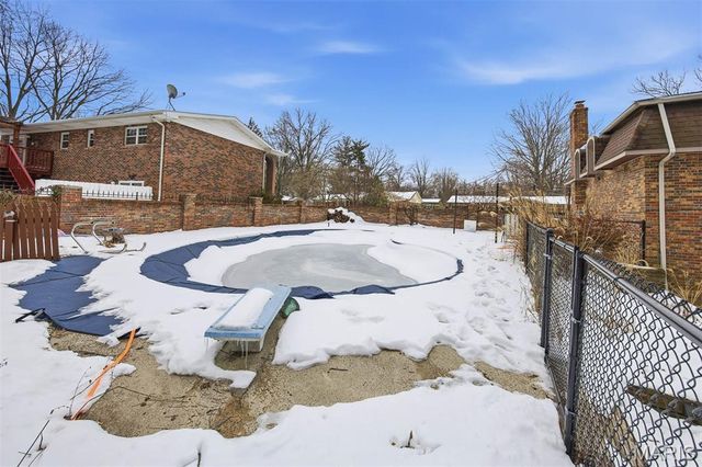 221 Jubaka Drive, Fairview Heights, IL 62208