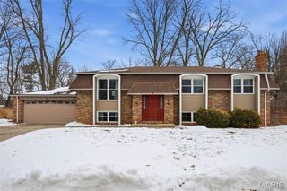 221 Jubaka Drive, Fairview Heights, IL 62208