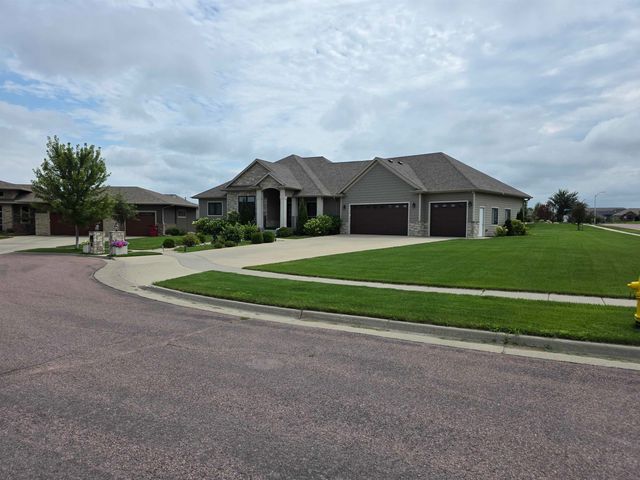 7208 S Ludlow Cir Circle, Sioux Falls, SD 57108