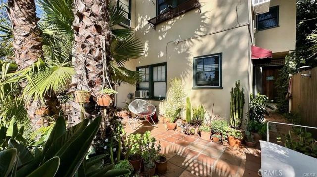 3201 Hamilton Way, Los Angeles, CA 90026