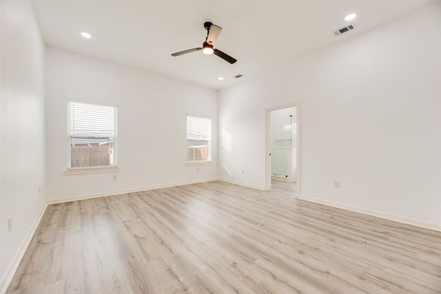 5928 Walraven Circle, Fort Worth, TX 76133