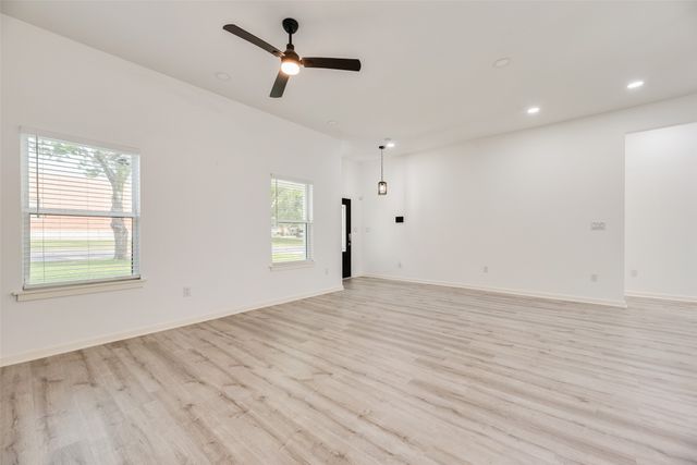 5928 Walraven Circle, Fort Worth, TX 76133