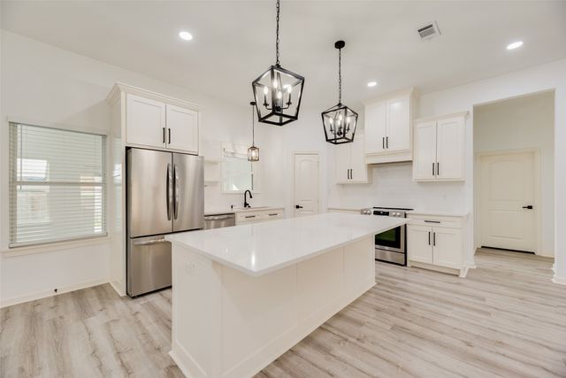 5928 Walraven Circle, Fort Worth, TX 76133