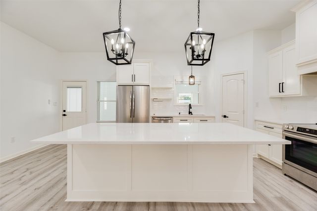 5928 Walraven Circle, Fort Worth, TX 76133