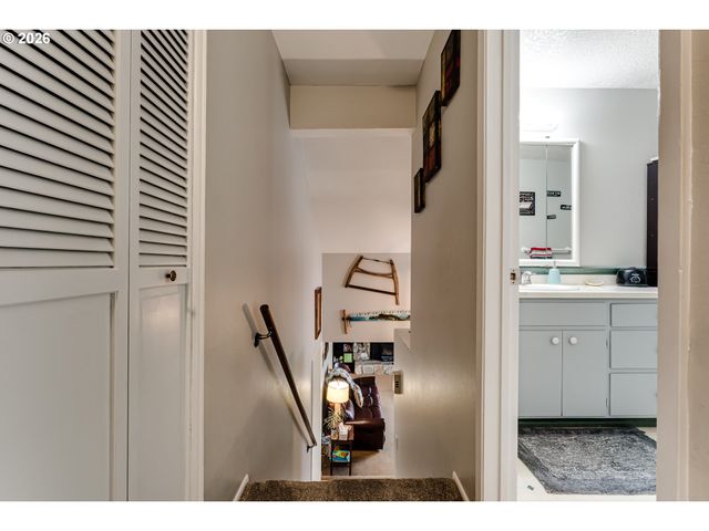 2790 23RD St, Springfield, OR 97477