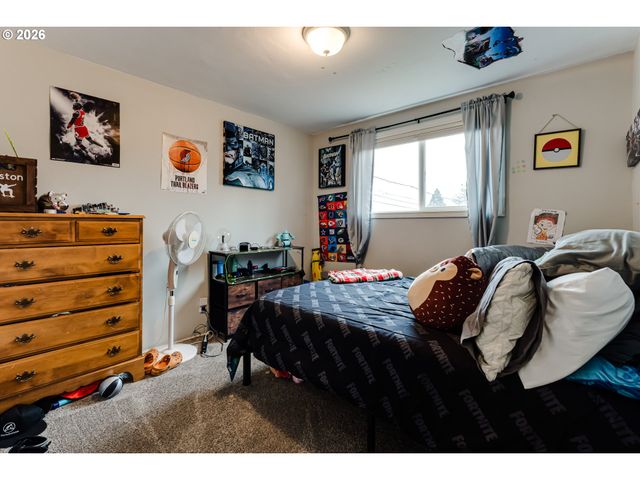 2790 23RD St, Springfield, OR 97477