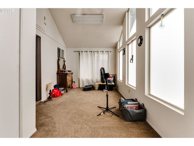 2790 23RD St, Springfield, OR 97477