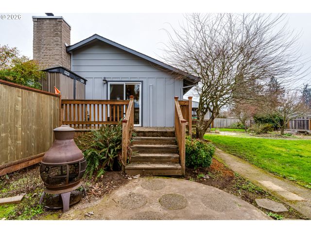 2790 23RD St, Springfield, OR 97477