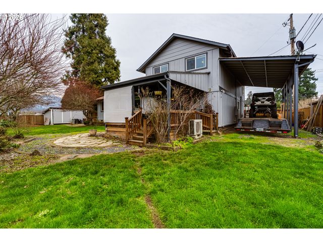 2790 23RD St, Springfield, OR 97477