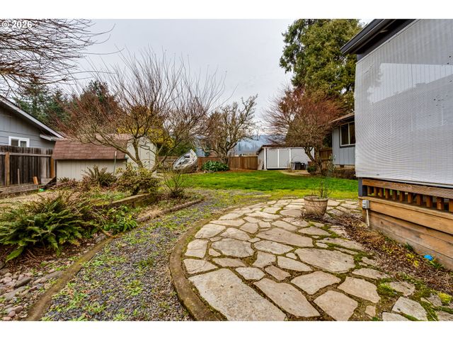 2790 23RD St, Springfield, OR 97477