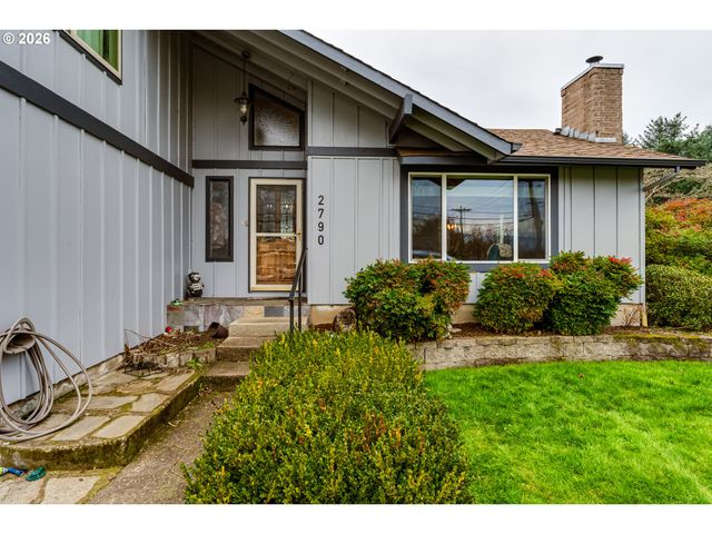 2790 23RD St, Springfield, OR 97477