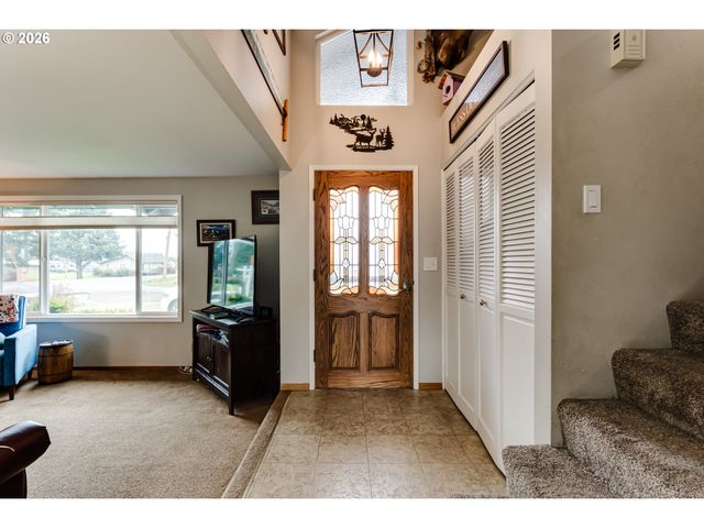 2790 23RD St, Springfield, OR 97477