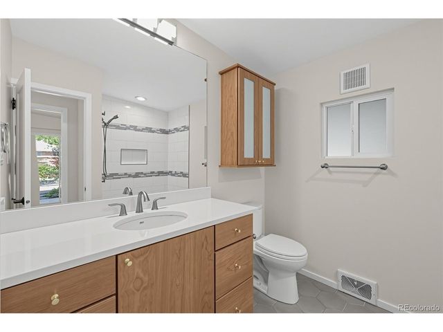 5020 S Washington St, Englewood, CO 80113