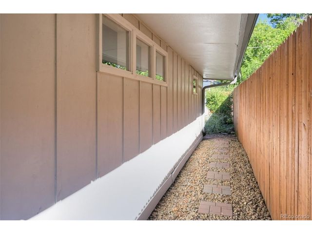 5020 S Washington St, Englewood, CO 80113