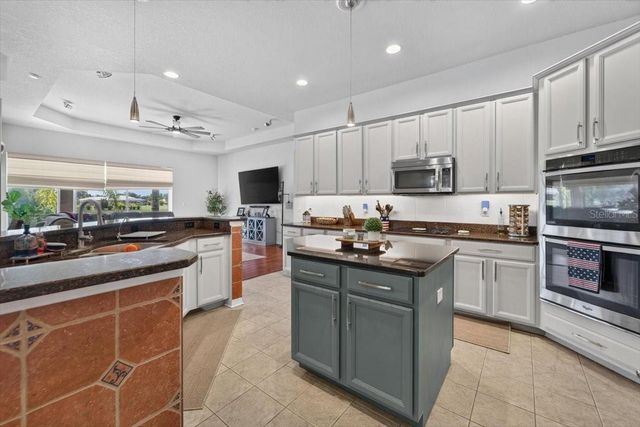5325 LAKE SIENA DRIVE, Wimauma, FL 33598