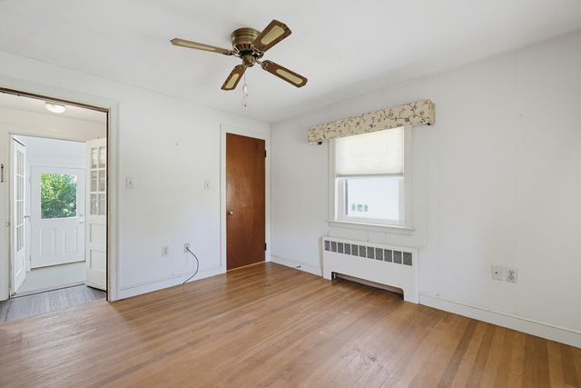 70 Oakdale Rd, Newton, MA 02459