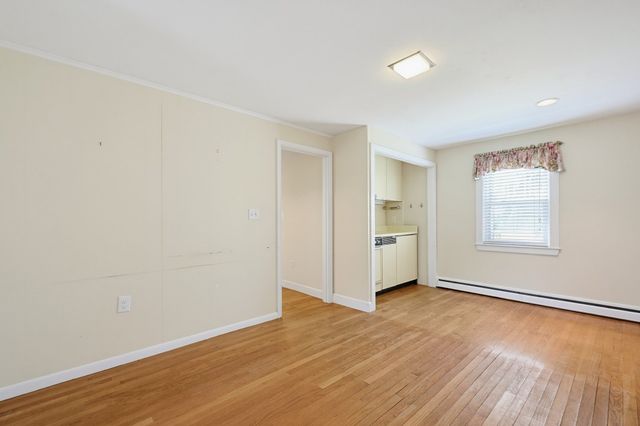 70 Oakdale Rd, Newton, MA 02459