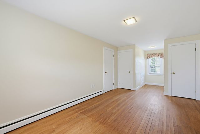 70 Oakdale Rd, Newton, MA 02459