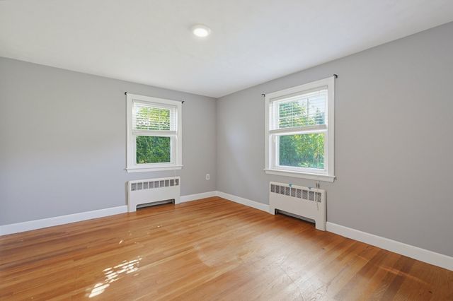 70 Oakdale Rd, Newton, MA 02459