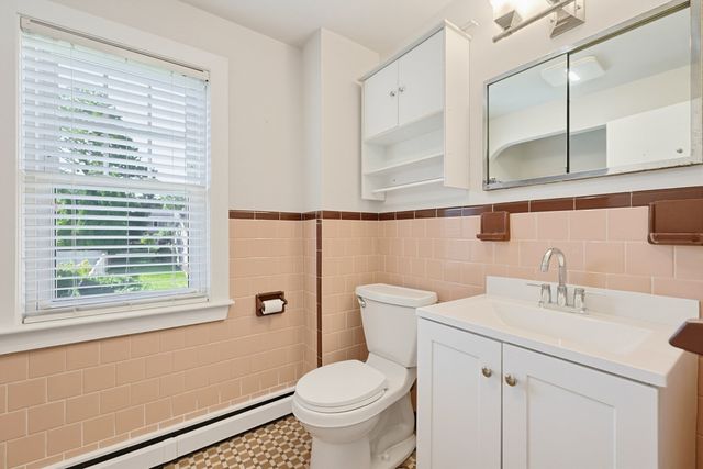 70 Oakdale Rd, Newton, MA 02459