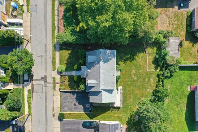 70 Oakdale Rd, Newton, MA 02459