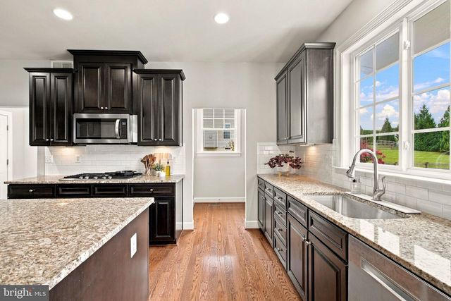 41858 FARNBOROUGH PL, Leesburg, VA 20176