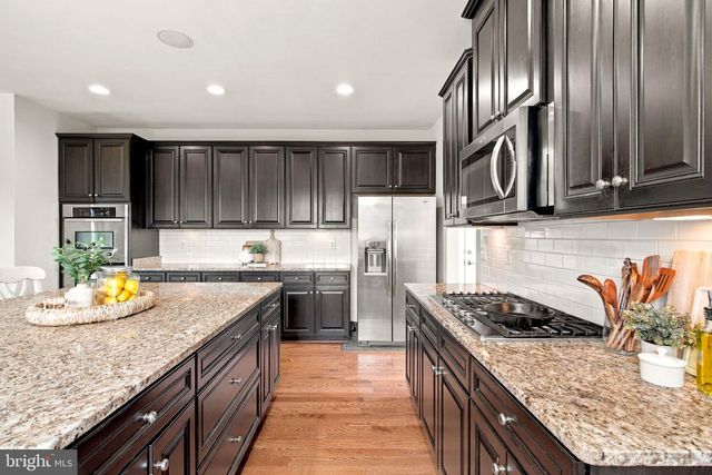 41858 FARNBOROUGH PL, Leesburg, VA 20176