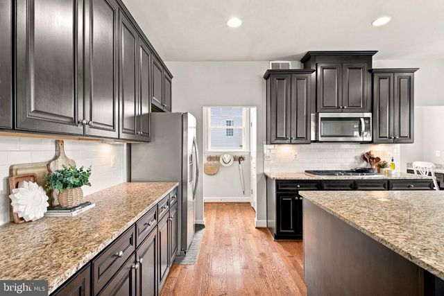 41858 FARNBOROUGH PL, Leesburg, VA 20176
