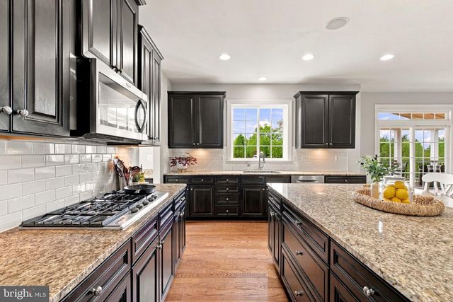 41858 FARNBOROUGH PL, Leesburg, VA 20176