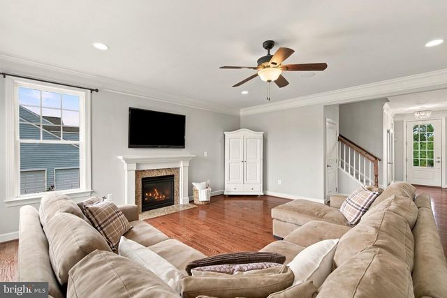 41858 FARNBOROUGH PL, Leesburg, VA 20176