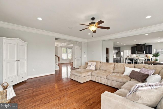41858 FARNBOROUGH PL, Leesburg, VA 20176