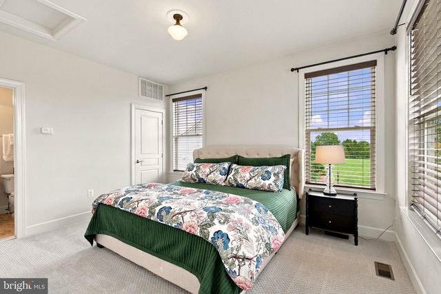 41858 FARNBOROUGH PL, Leesburg, VA 20176