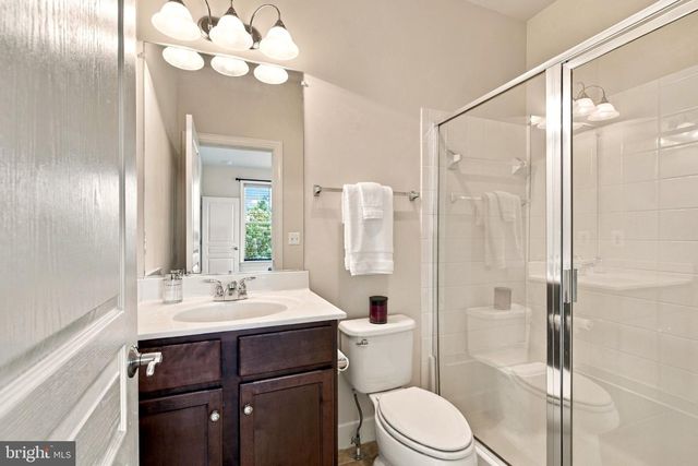 41858 FARNBOROUGH PL, Leesburg, VA 20176