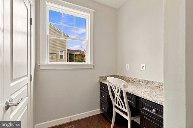 41858 FARNBOROUGH PL, Leesburg, VA 20176