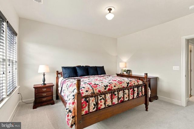 41858 FARNBOROUGH PL, Leesburg, VA 20176