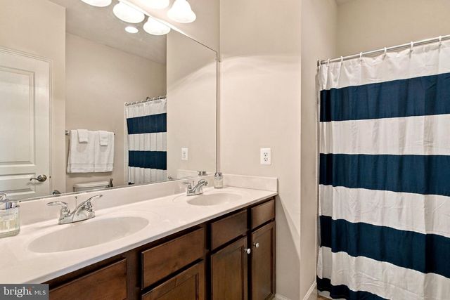 41858 FARNBOROUGH PL, Leesburg, VA 20176