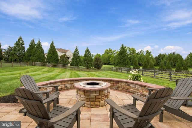 41858 FARNBOROUGH PL, Leesburg, VA 20176