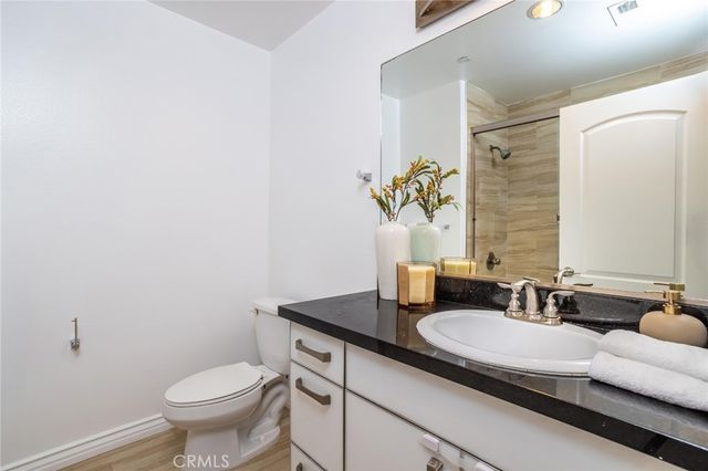 431 N Los Robles Avenue 2, Pasadena, CA 91101
