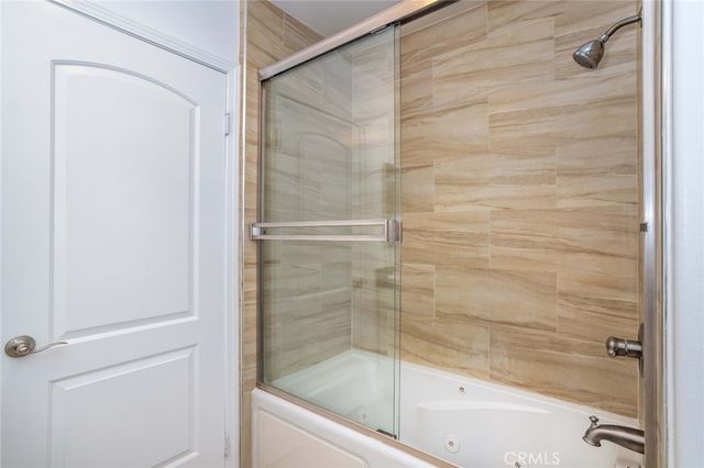 431 N Los Robles Avenue 2, Pasadena, CA 91101