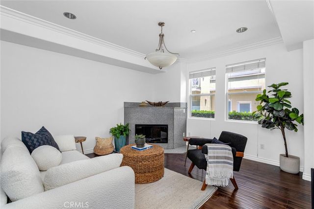 431 N Los Robles Avenue 2, Pasadena, CA 91101