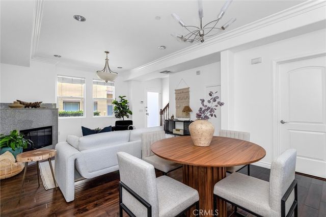 431 N Los Robles Avenue 2, Pasadena, CA 91101