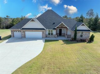 5520 Sunset Ridge Road, Newalla, OK 74857