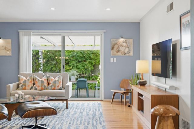 852 Peach Avenue, Sunnyvale, CA 94087