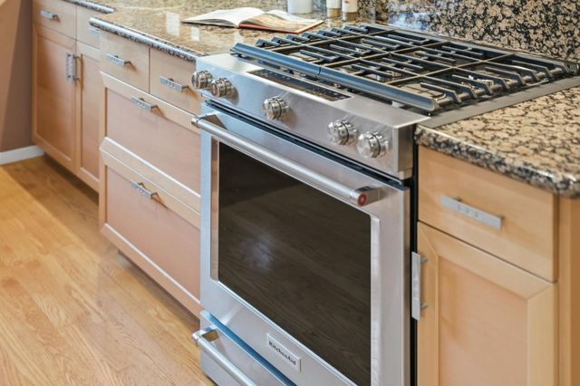 852 Peach Avenue, Sunnyvale, CA 94087