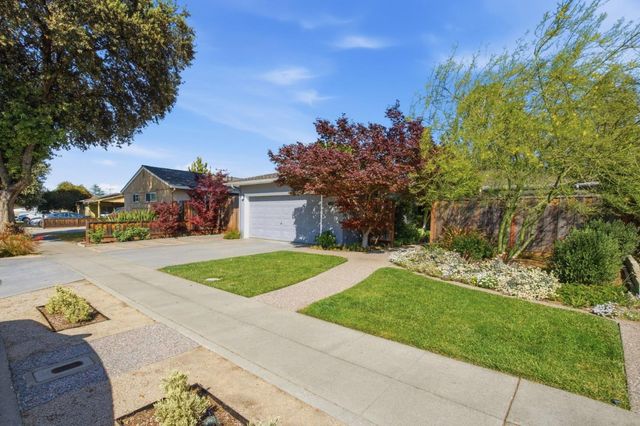 852 Peach Avenue, Sunnyvale, CA 94087