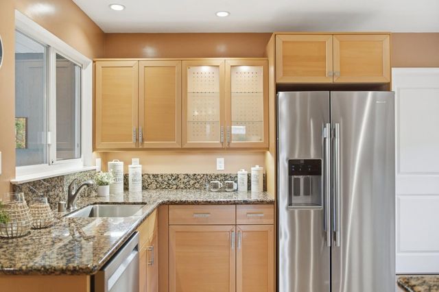 852 Peach Avenue, Sunnyvale, CA 94087