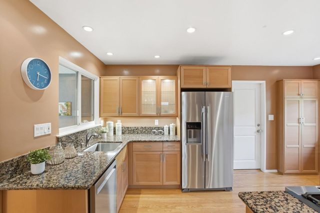 852 Peach Avenue, Sunnyvale, CA 94087