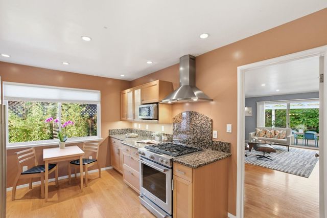 852 Peach Avenue, Sunnyvale, CA 94087