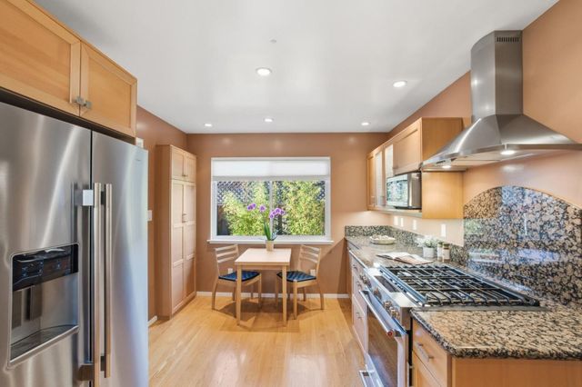 852 Peach Avenue, Sunnyvale, CA 94087