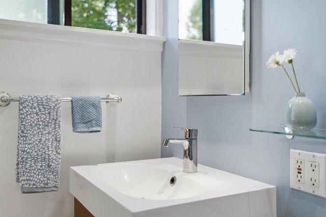 852 Peach Avenue, Sunnyvale, CA 94087